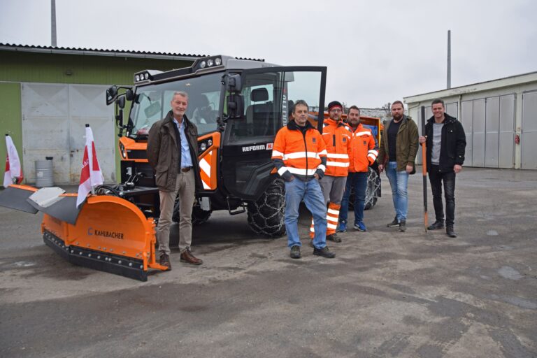 Kommunalfahrzeuge_Fahrzeug�bergabe_Wirtschaftshof