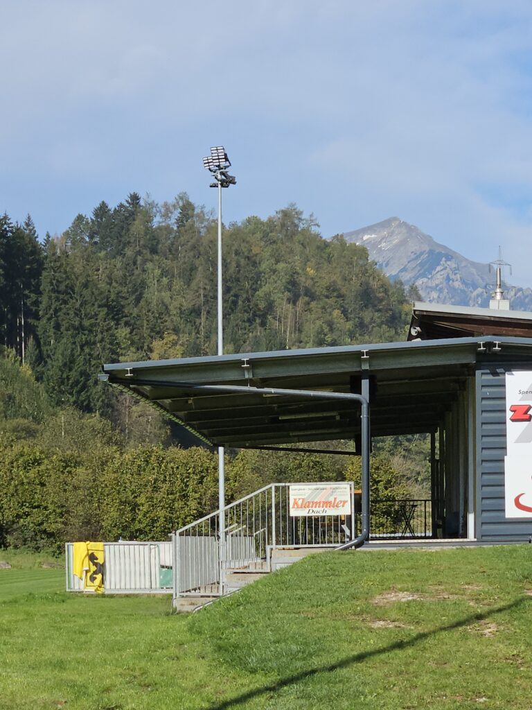 Sankt Peter-Freienstein_Tribünendach 1