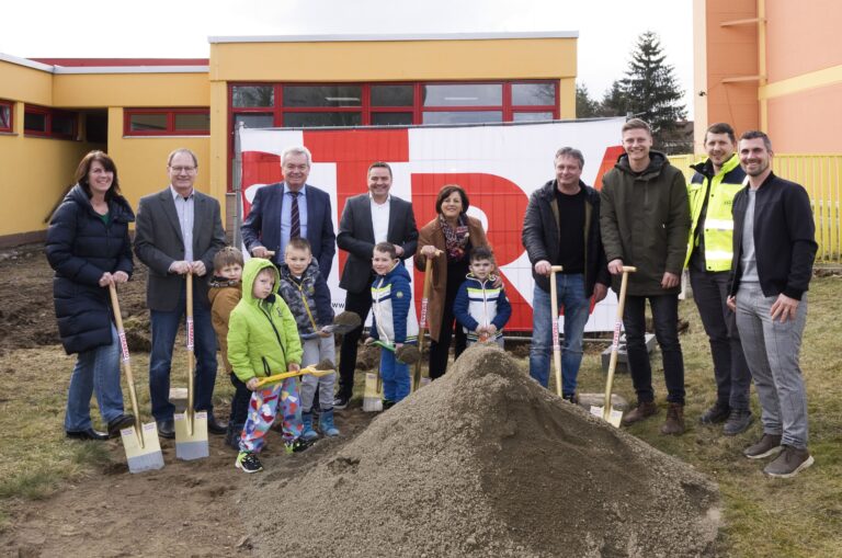 Zeltweg_Spatenstich Kinderkrippe